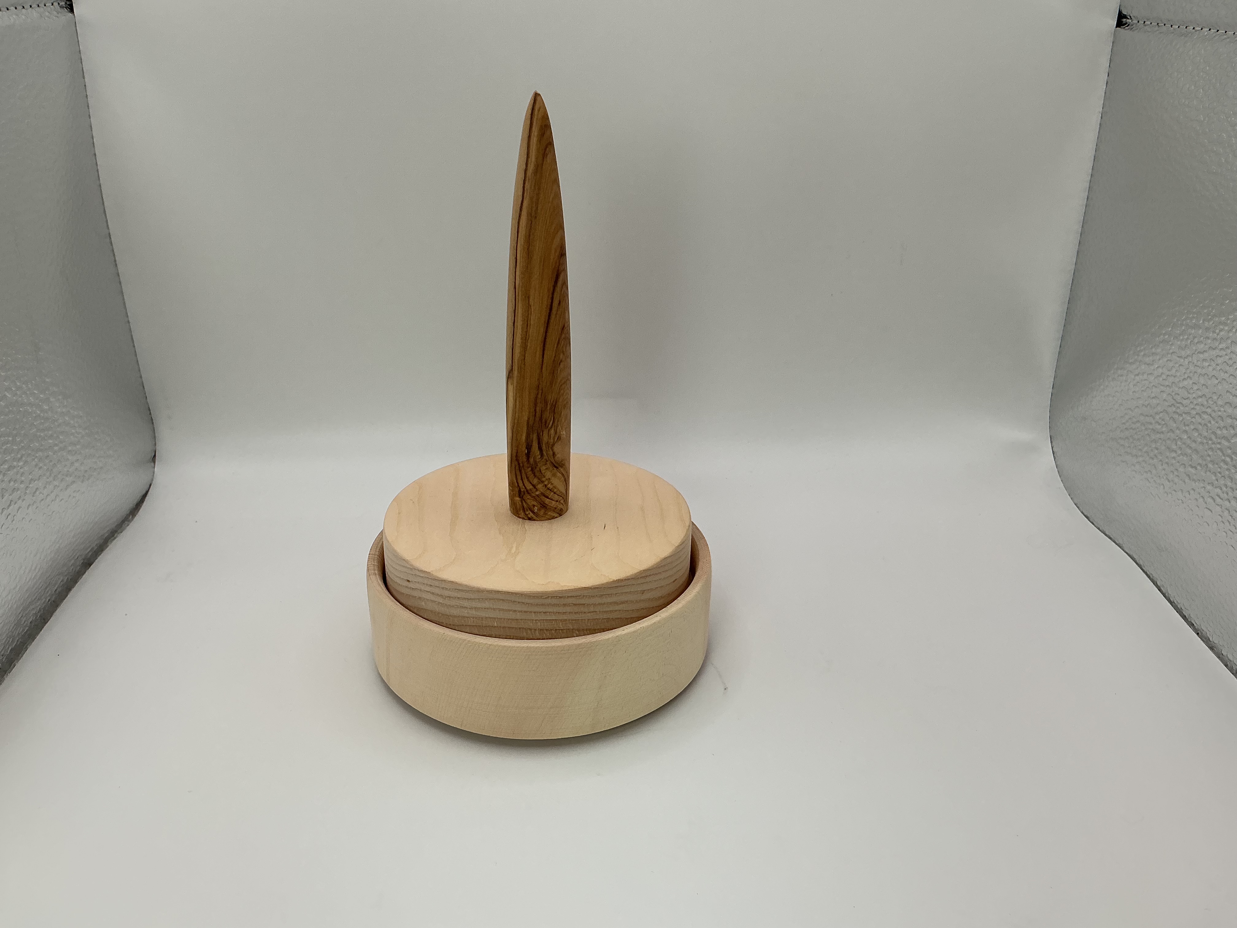 Wollabwickler aus Holz Zirbe Klein Dorn abschraubbar