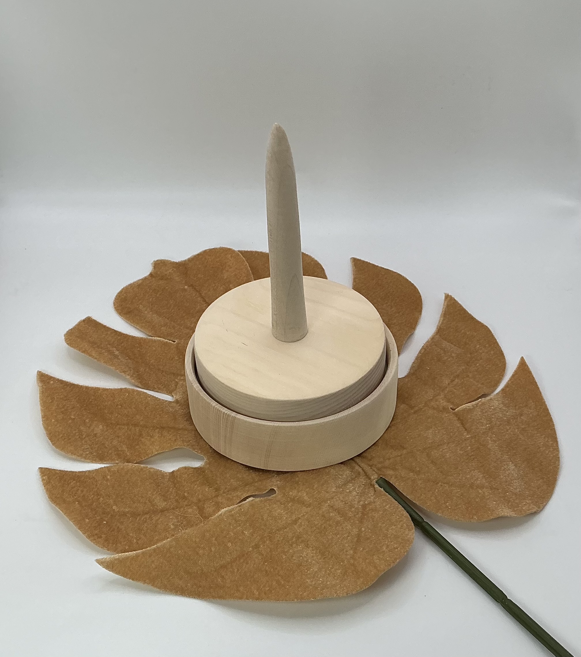 Wollabwickler aus Holz Zirbe Klein Dorn abschraubbar