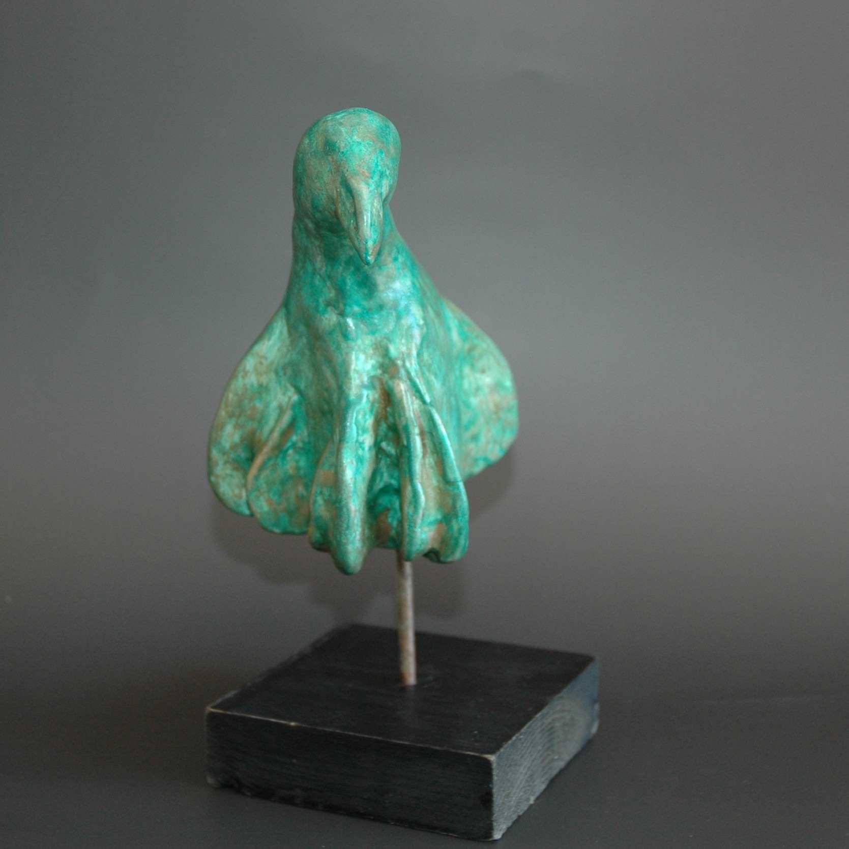 Sculpture rapace vert d'Italie