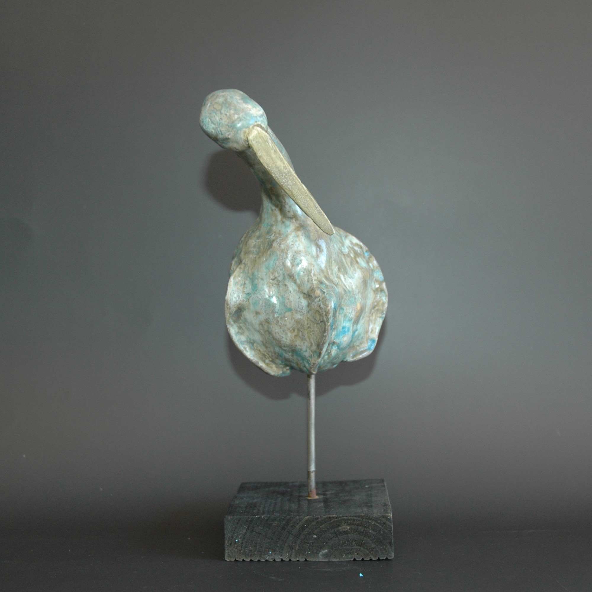Sculpture oiseau bleu au long bec