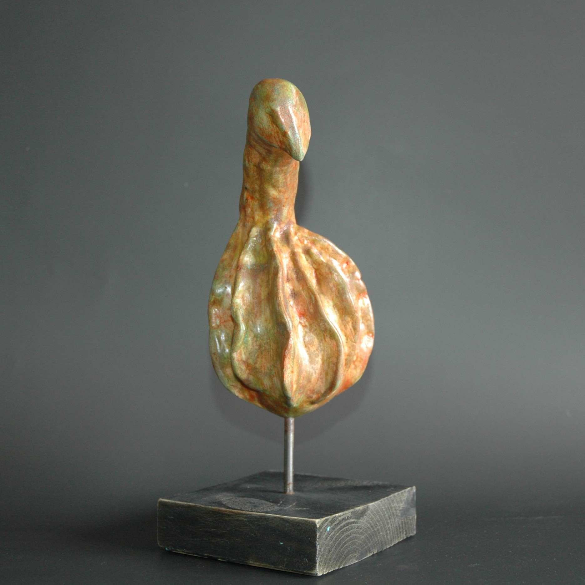 Sculpture gracieuse cane orangée