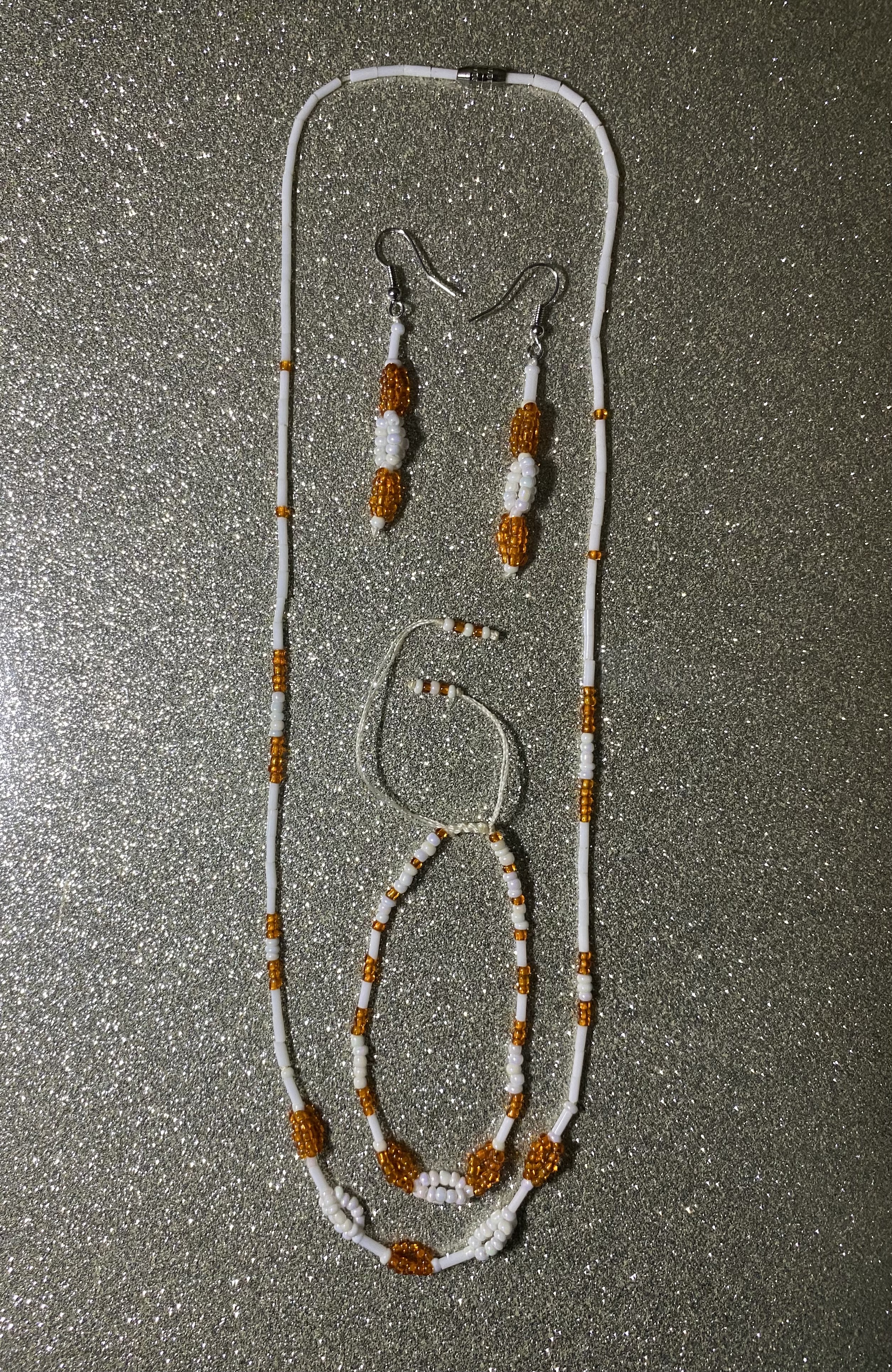 Parure orange et blanche