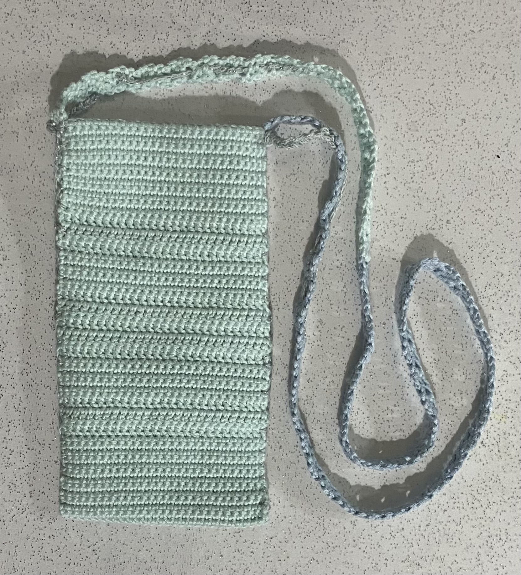 Pochette de téléphone en crochet