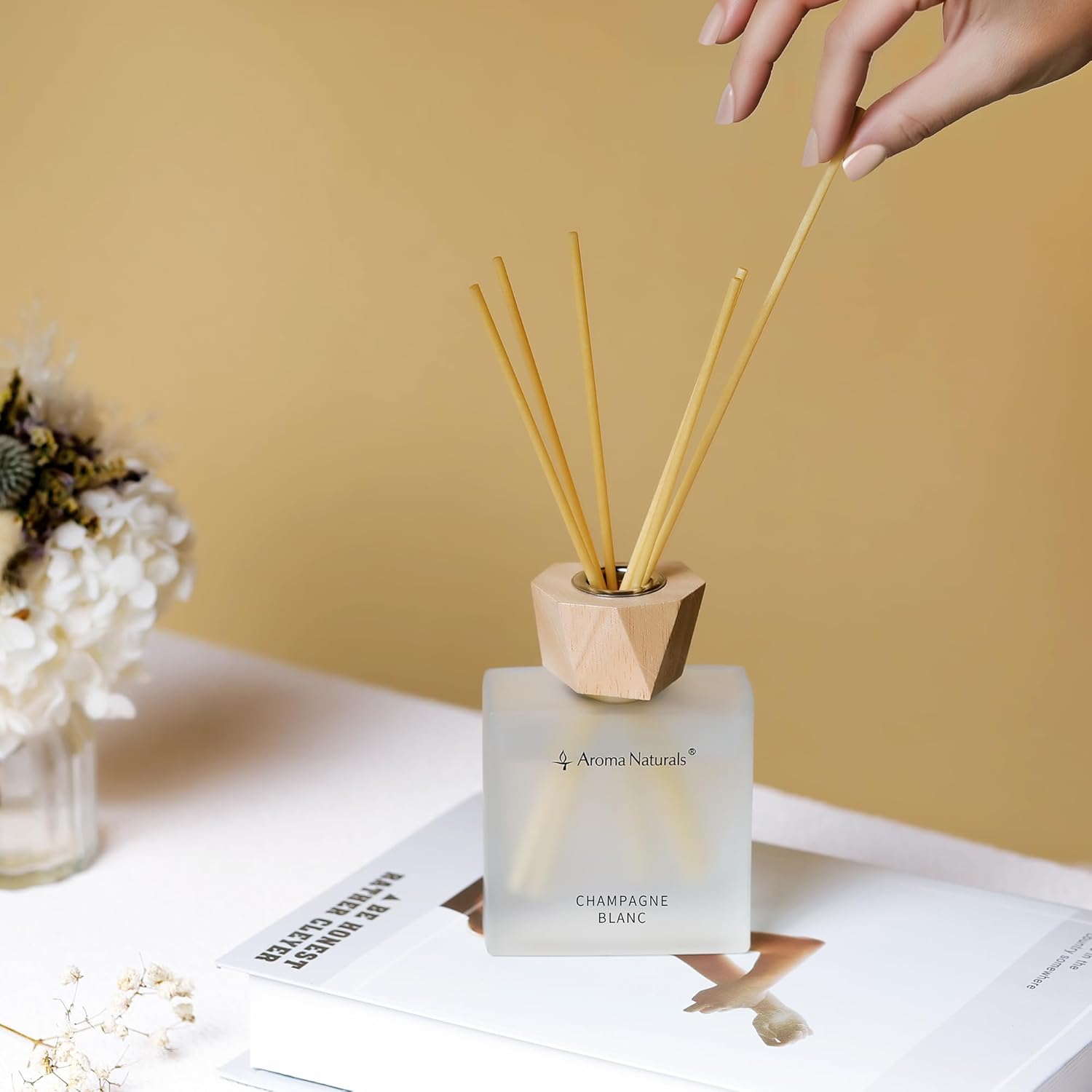 Namų kvapas su lazdelėmis