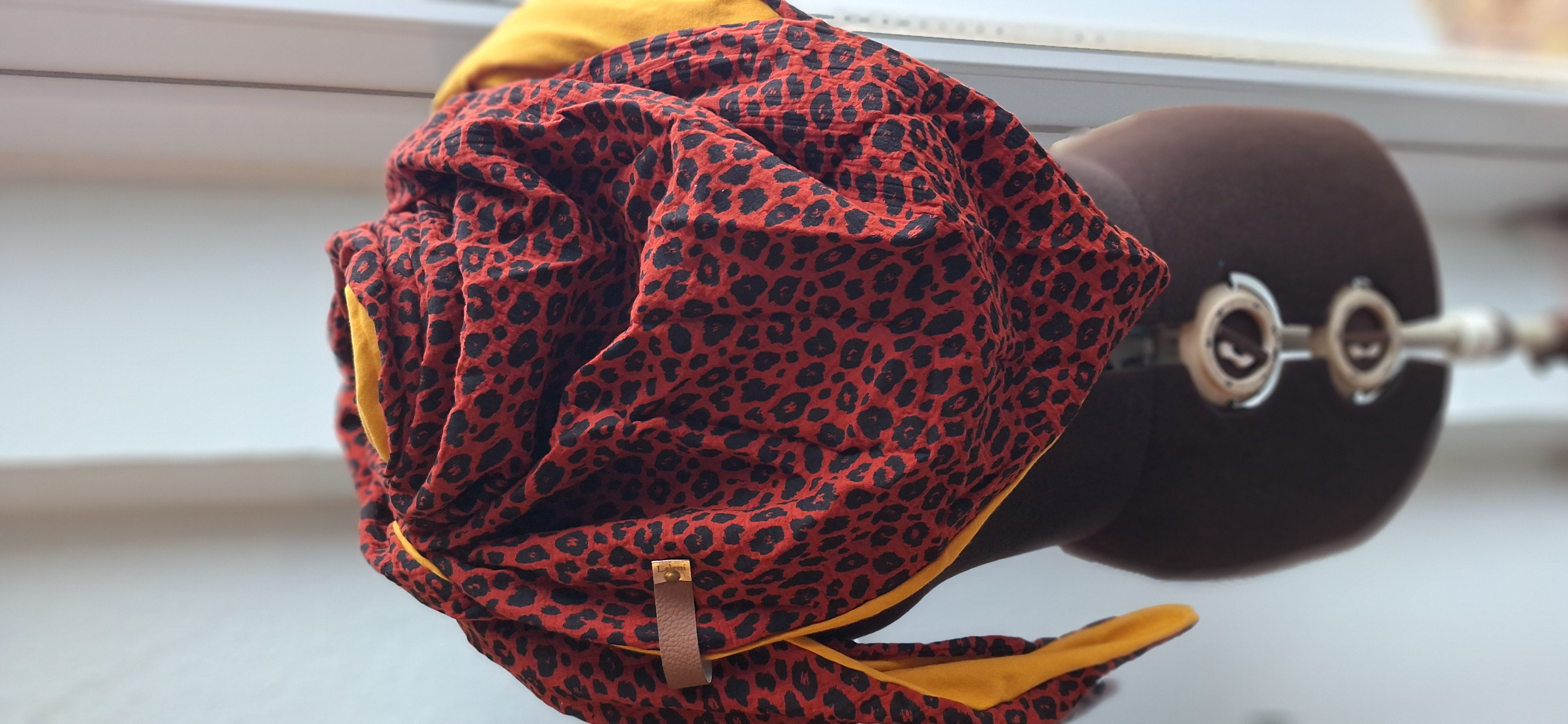 Xxl Dreiecktuch Leo Rot