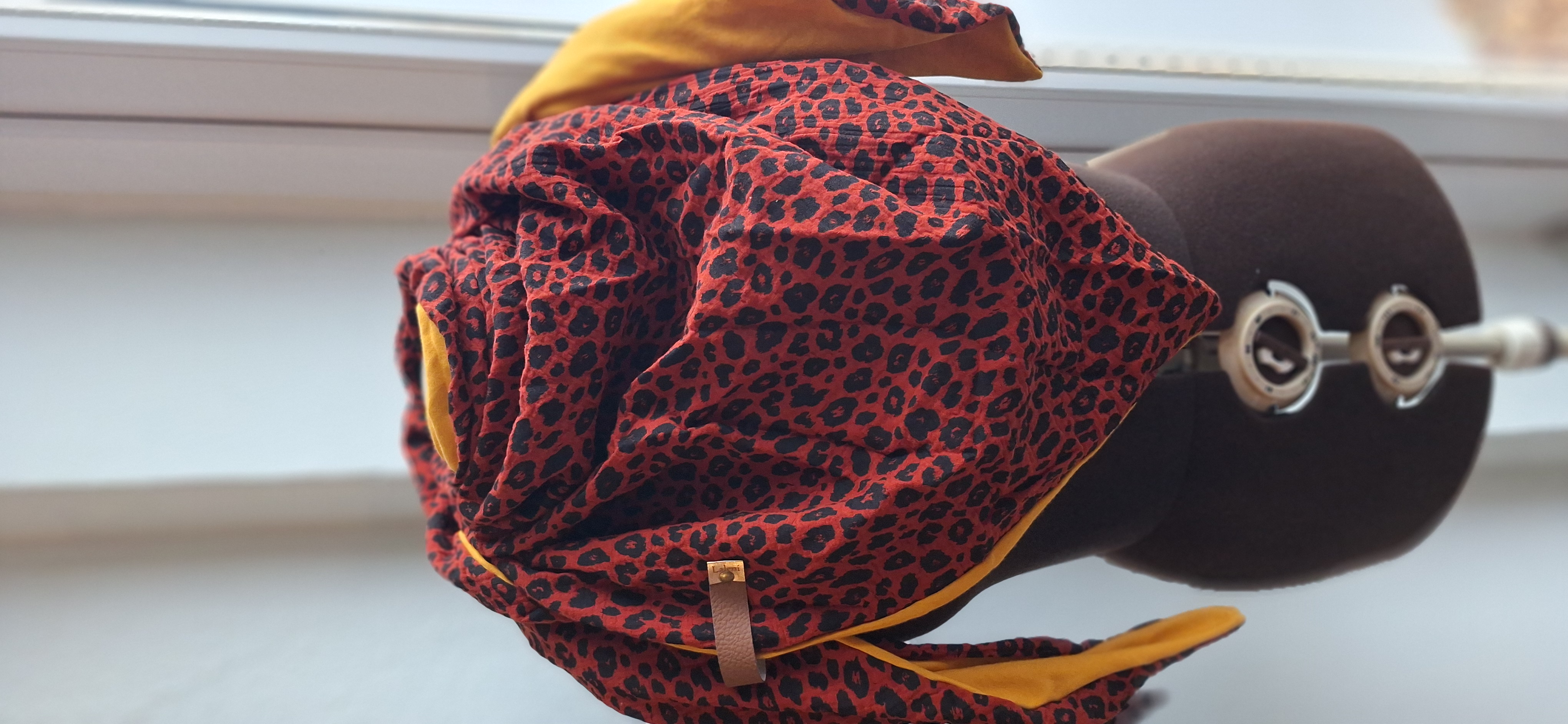 Xxl Dreiecktuch Leo Rot