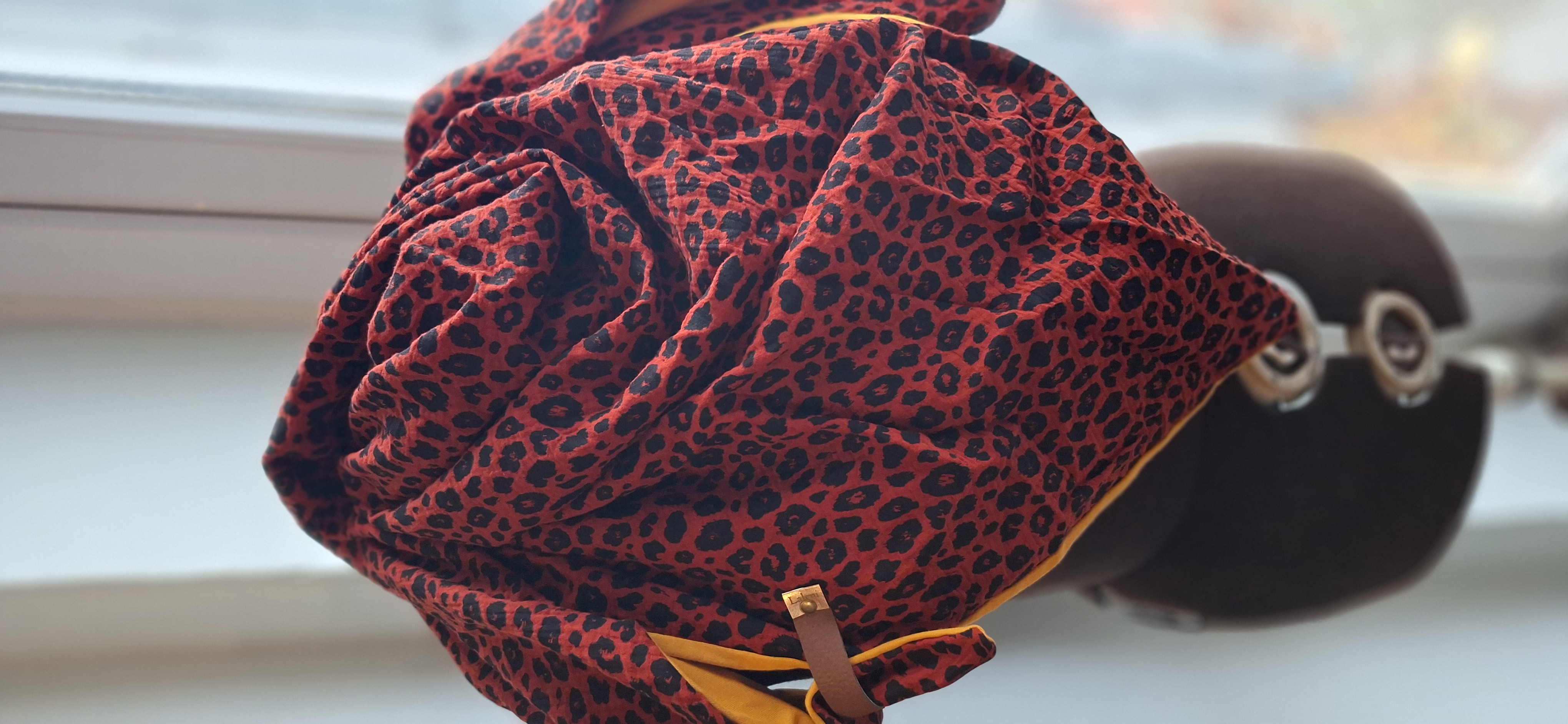 Xxl Dreiecktuch Leo Rot