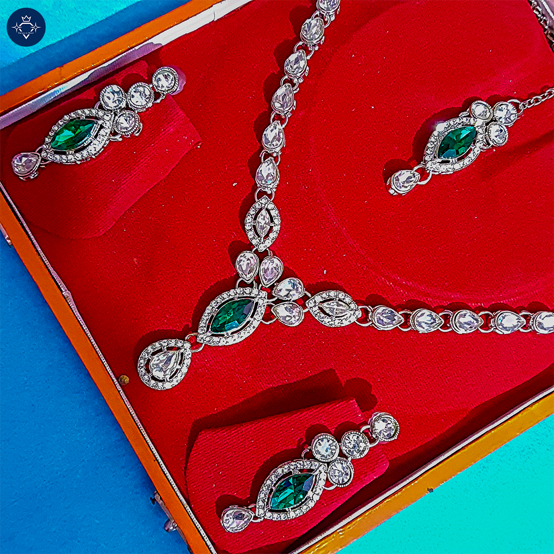 Sabz-e-Noor Necklace Set
