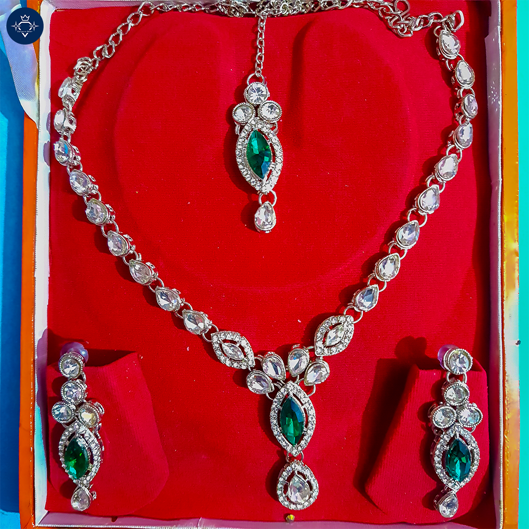 Sabz-e-Noor Necklace Set