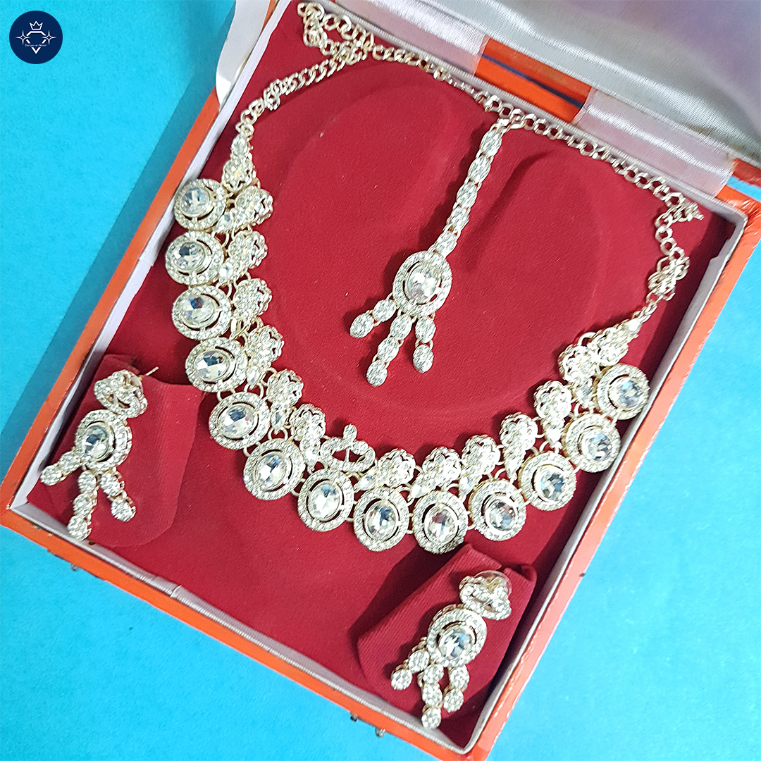 Arayesh Necklace Set – A Symbol of Grandeur & Grace 