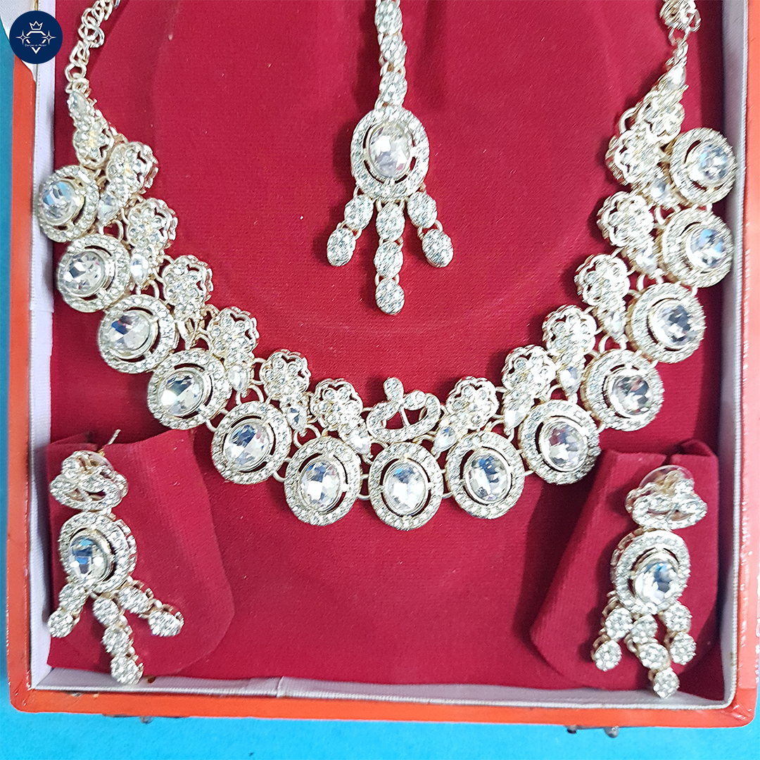 Arayesh Necklace Set – A Symbol of Grandeur & Grace 