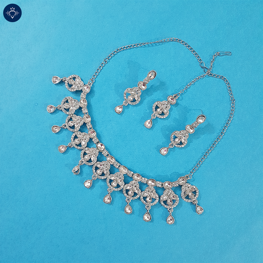 Aarvi Necklace Set