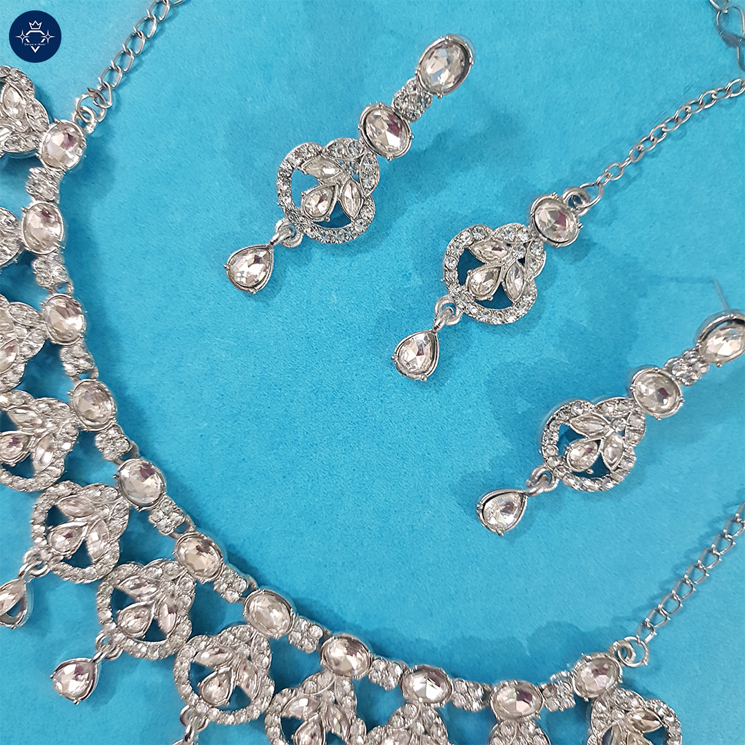Aarvi Necklace Set