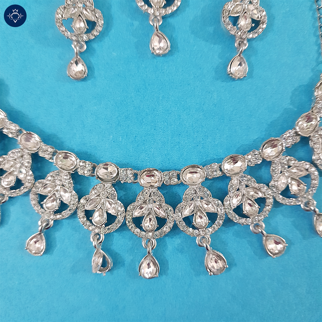 Aarvi Necklace Set