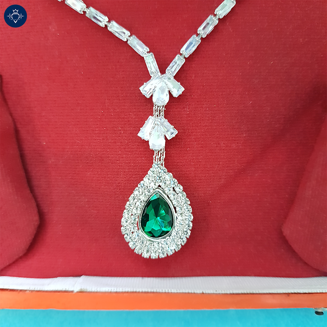 Emerald Dew Necklace Set 