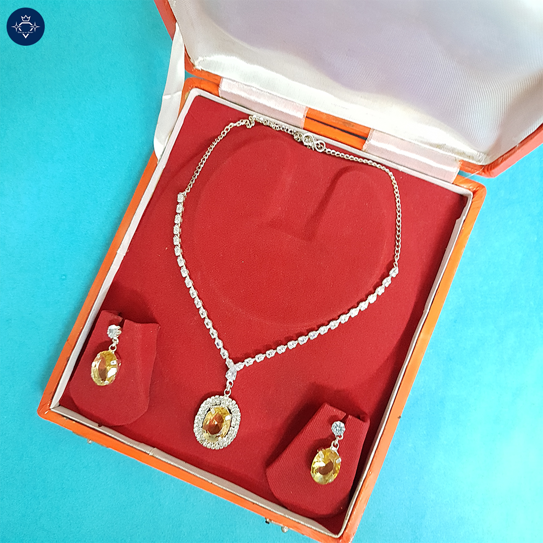 Pitaamani Ratna Necklace Set