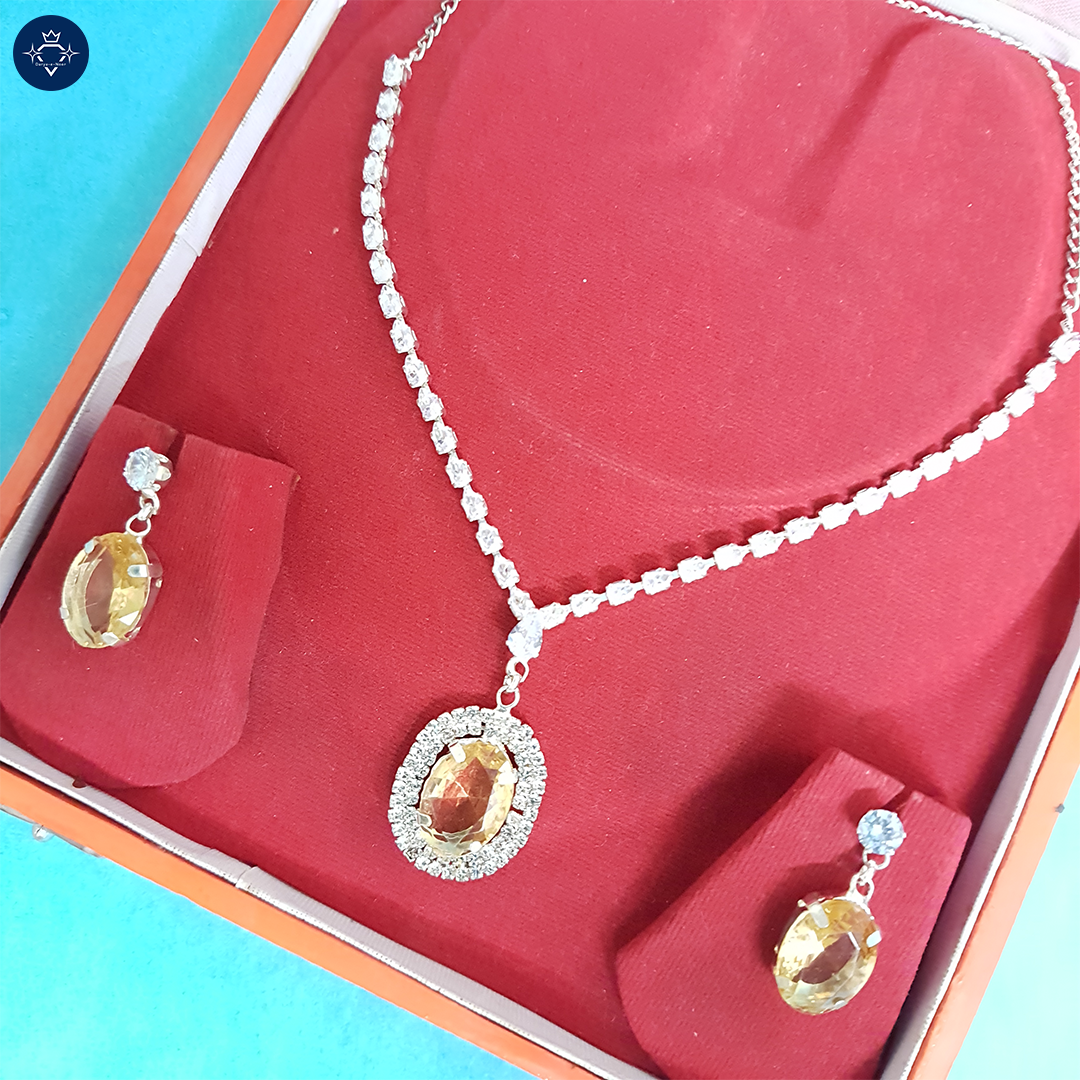 Pitaamani Ratna Necklace Set