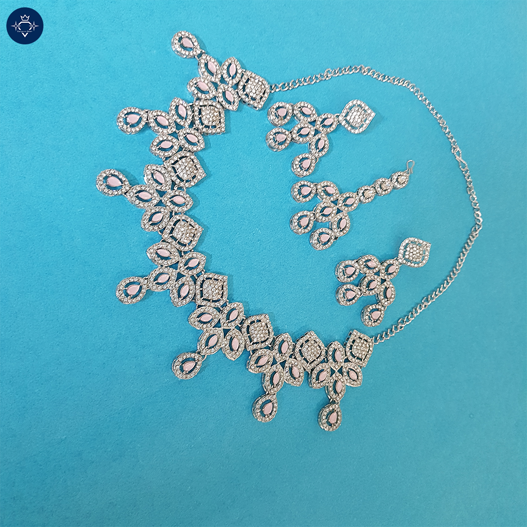 Ratnapriya Necklace Set