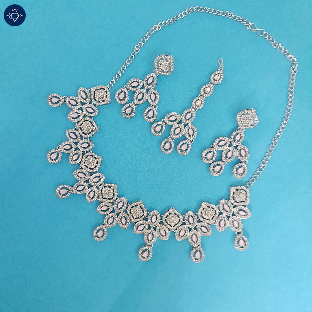 Ratnapriya Necklace Set