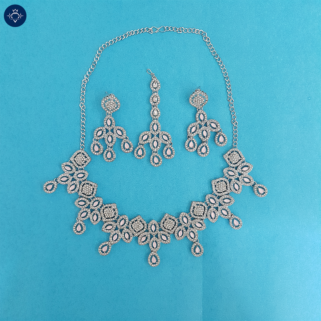 Ratnapriya Necklace Set