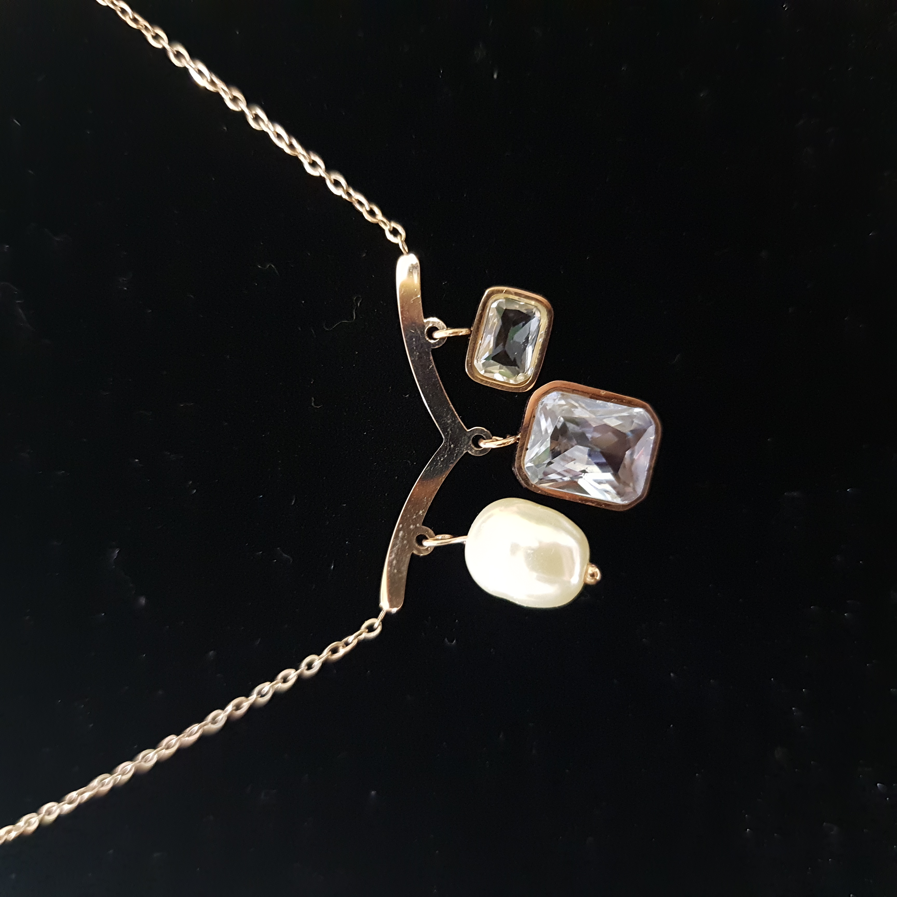 Asymmetrical Charm Pendant | Daily Dose Collection