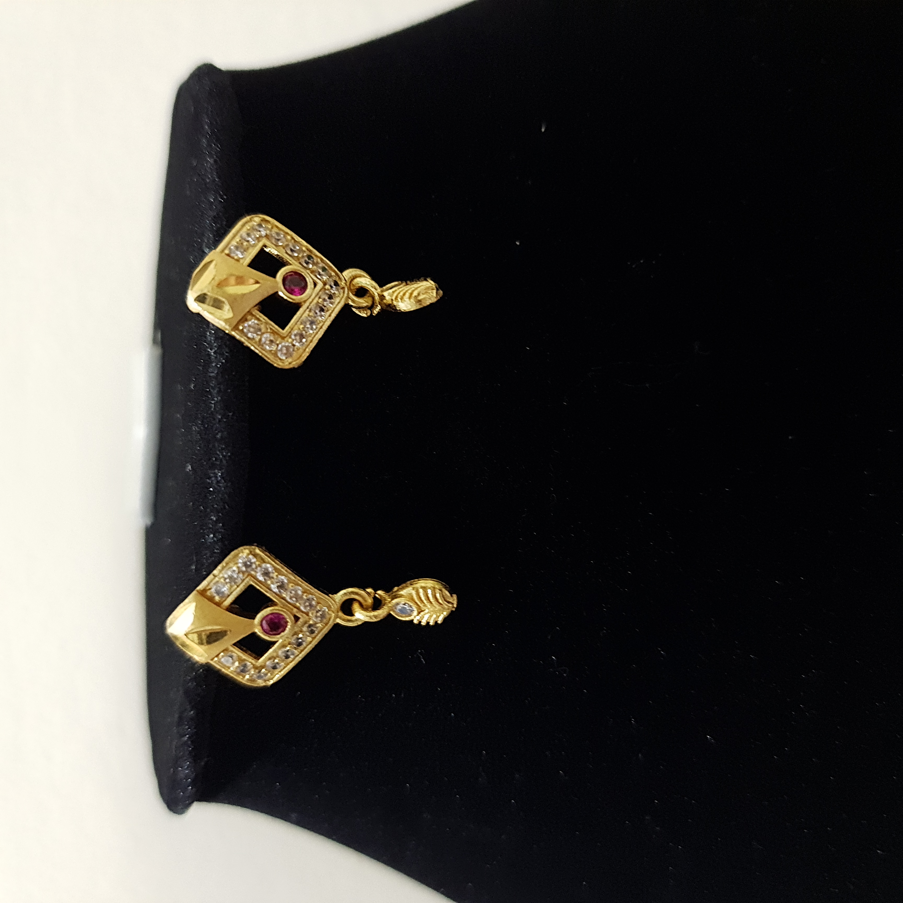 Roop Rekha Necklace & Earring Set | Swarna Kala Collection