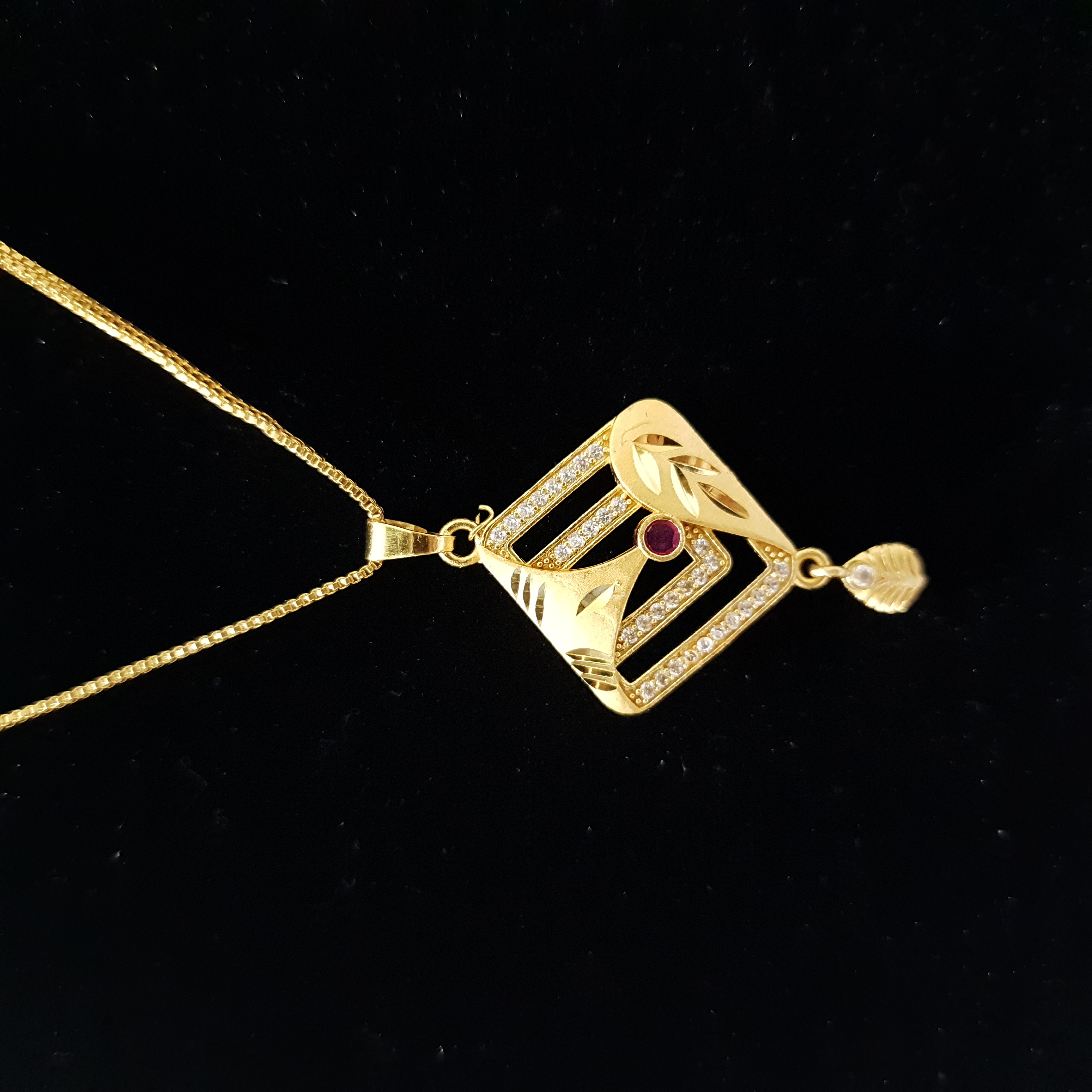 Roop Rekha Necklace & Earring Set | Swarna Kala Collection