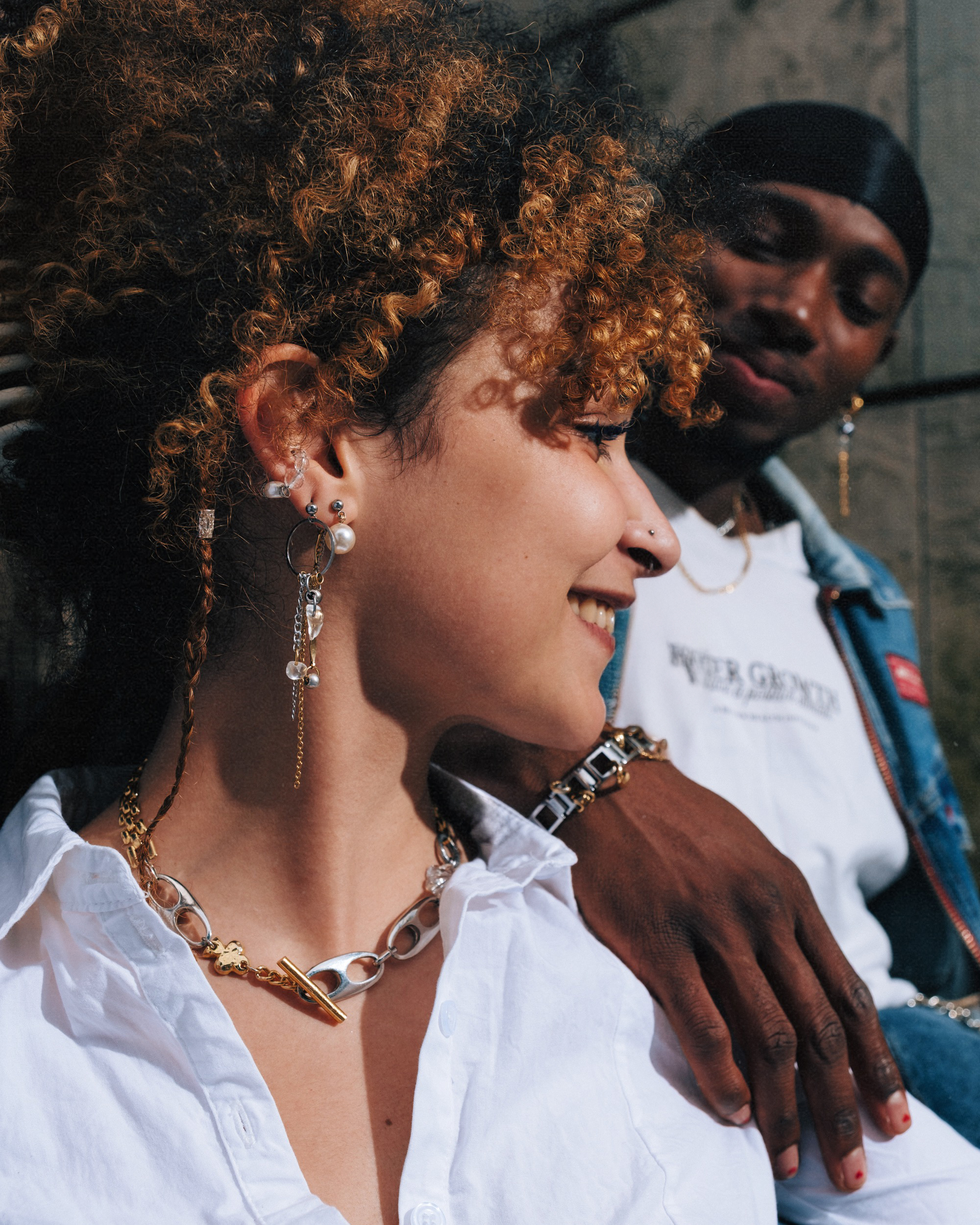 Mono-boucle Floated by