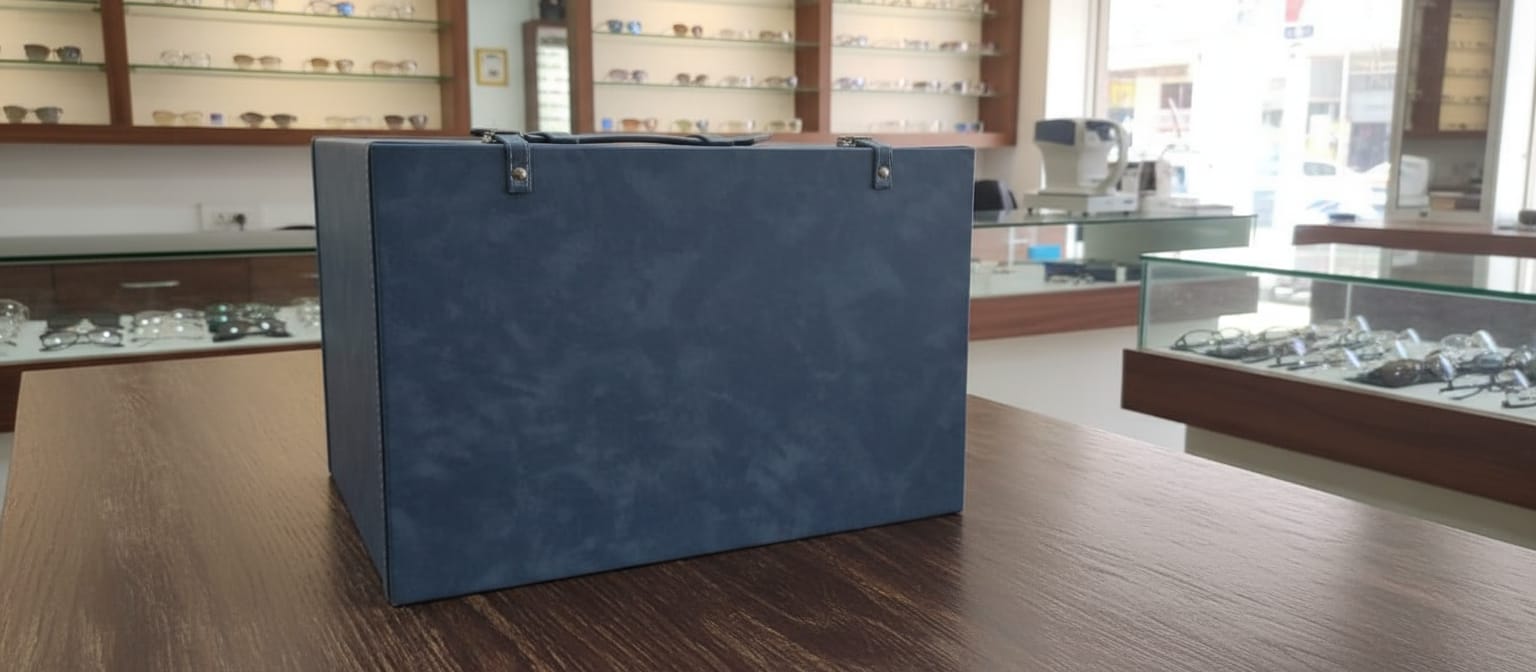 EYEWEAR DISPLAY TRAY 