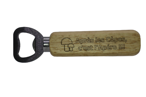 Décapsuleur en bois gravé