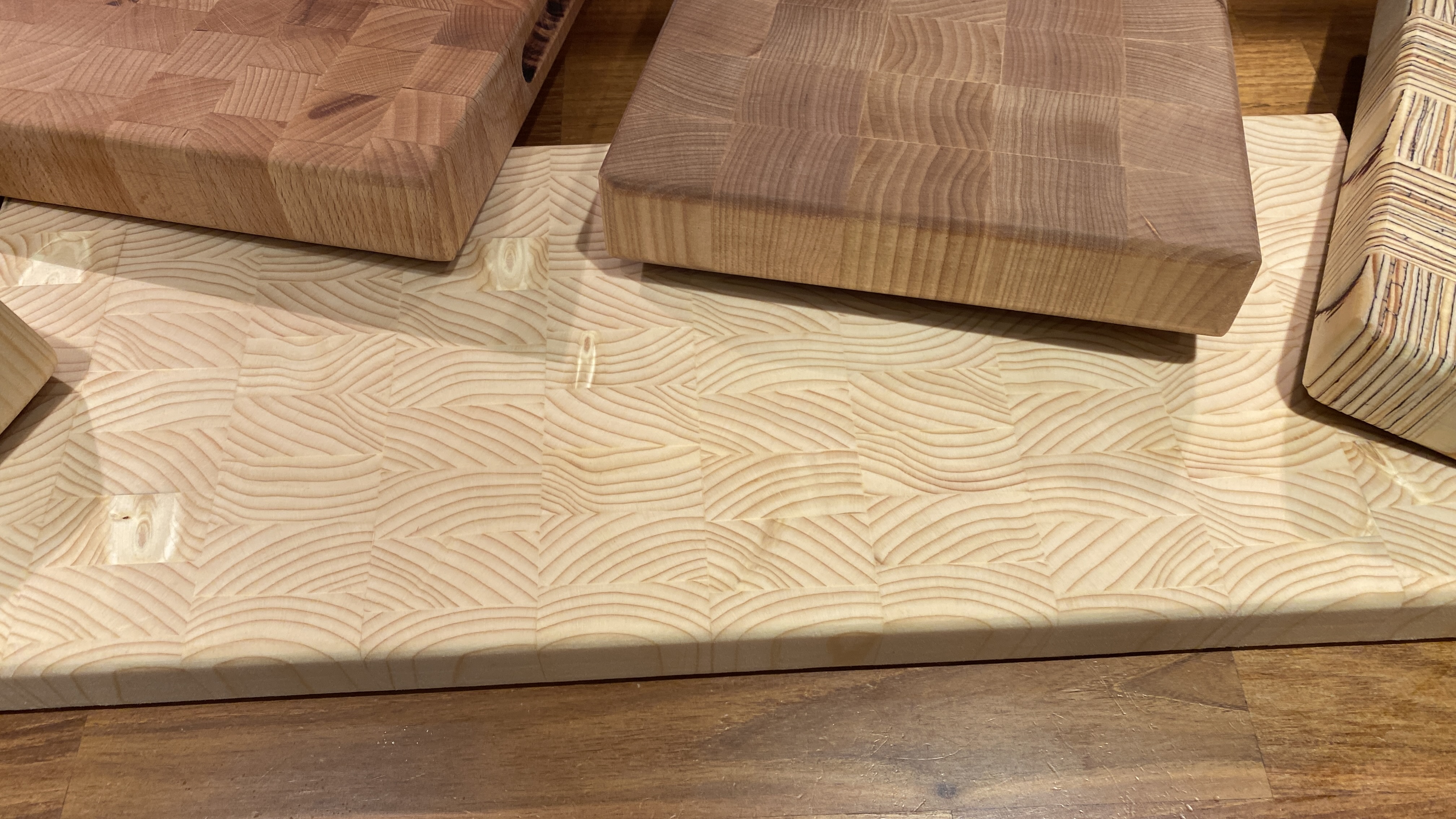 Leikkuulauta, pystysyinen, eri materiaaleja