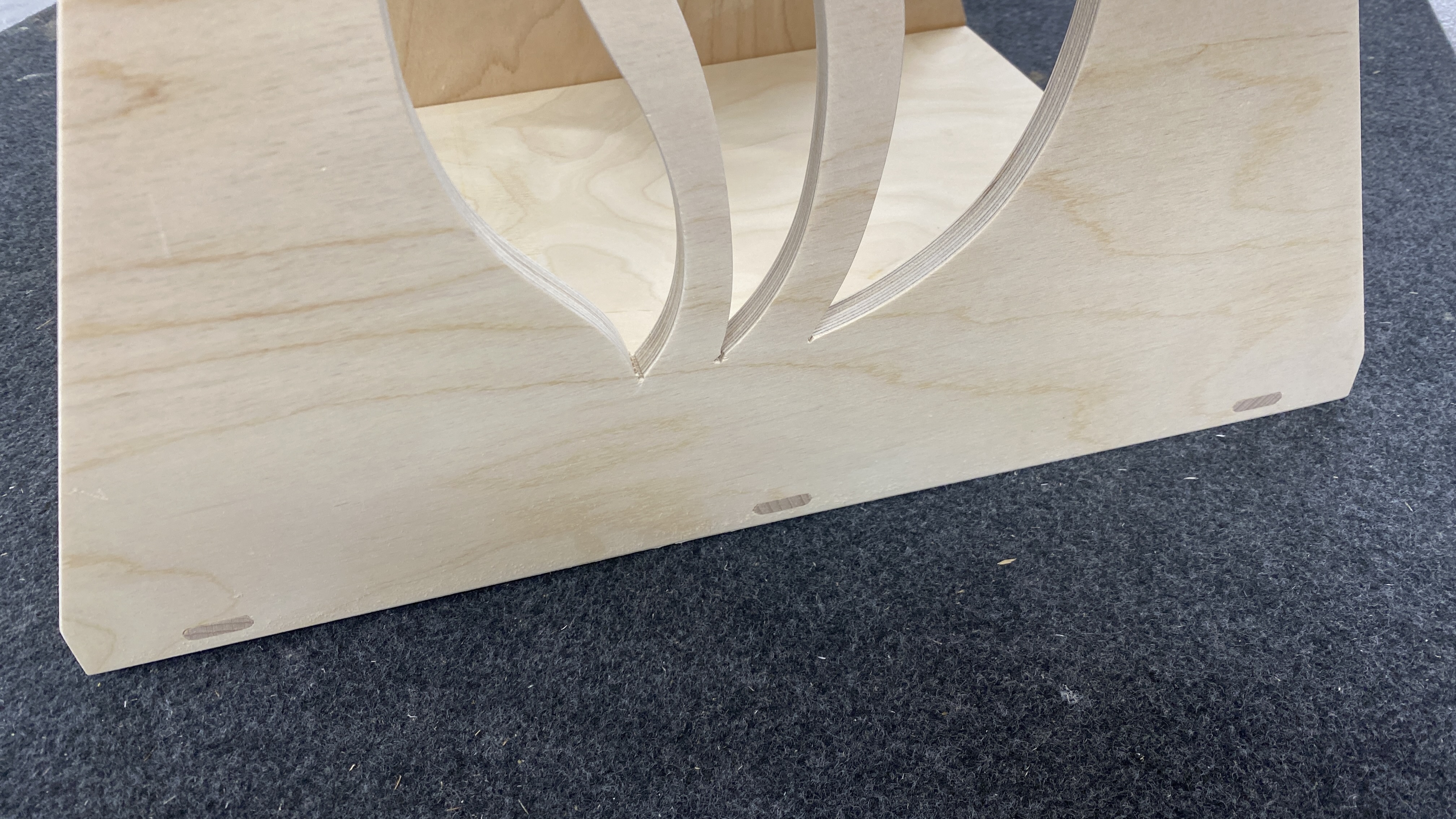 Puunkantoteline, koivuvaneria