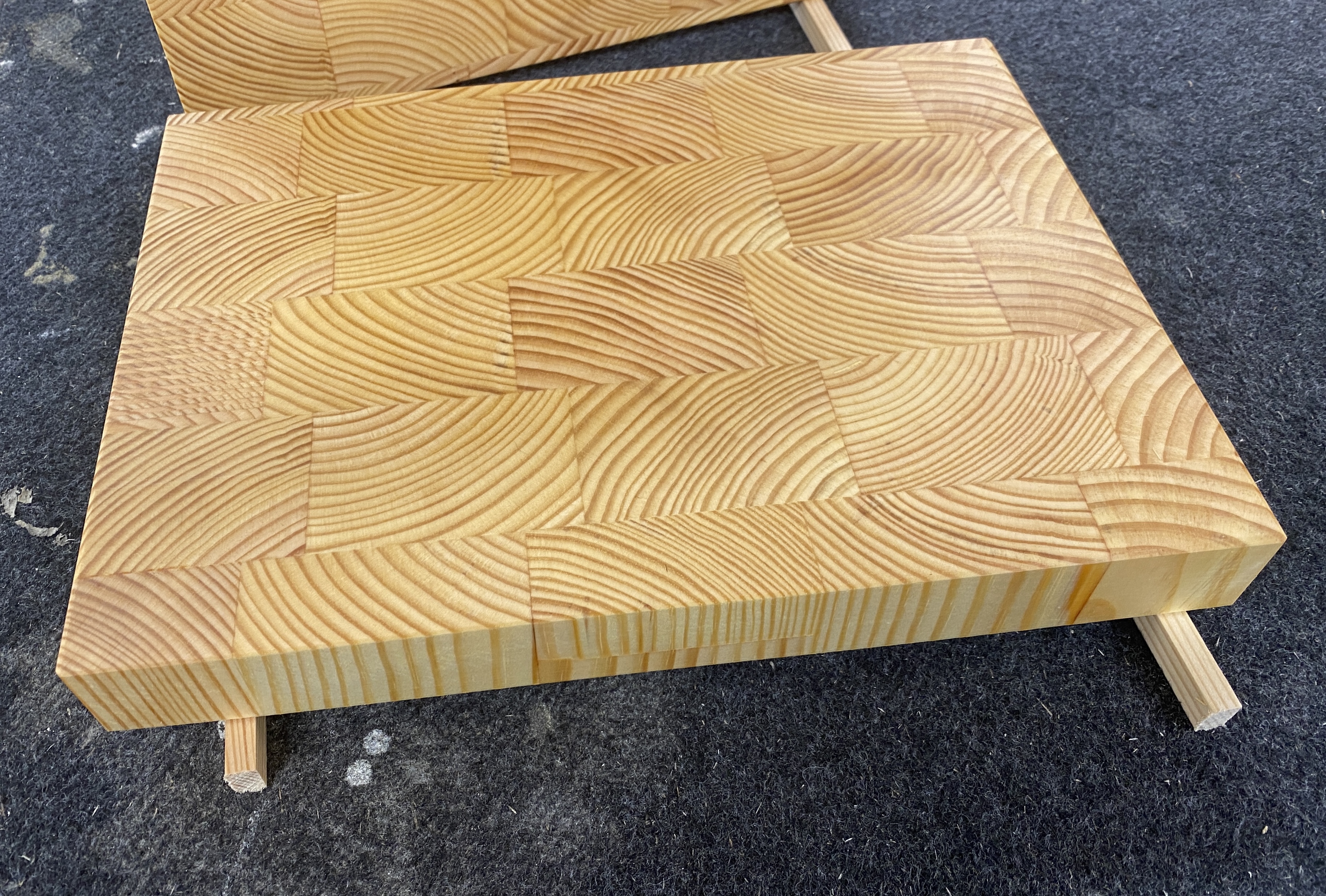 Leikkuu- / työlauta