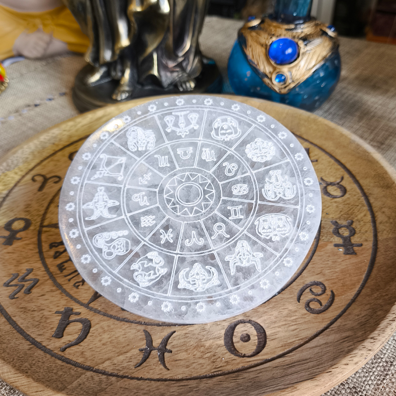 Placa de selenita con signos del zodiaco