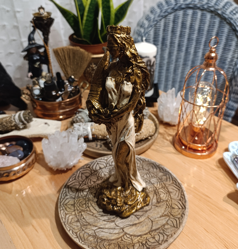 Estatua decorativa de la diosa de la fortuna