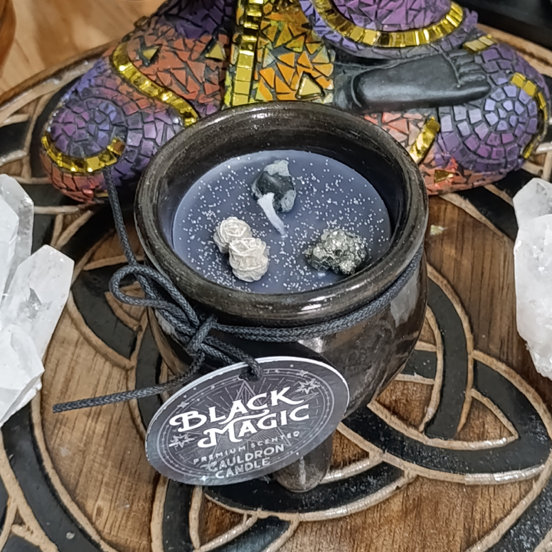 Velas caldero Black Magic con minerales