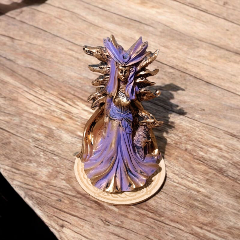 Figura de la Diosa Hecate
