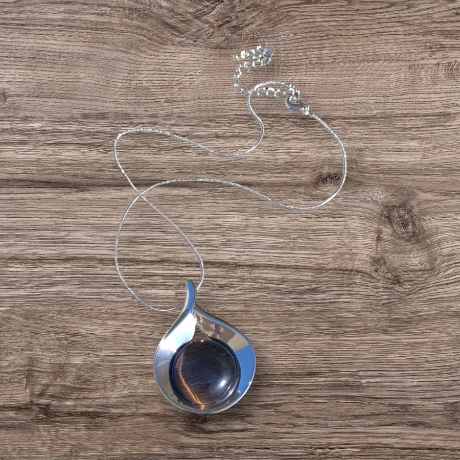 Collar con Ojo de Gato