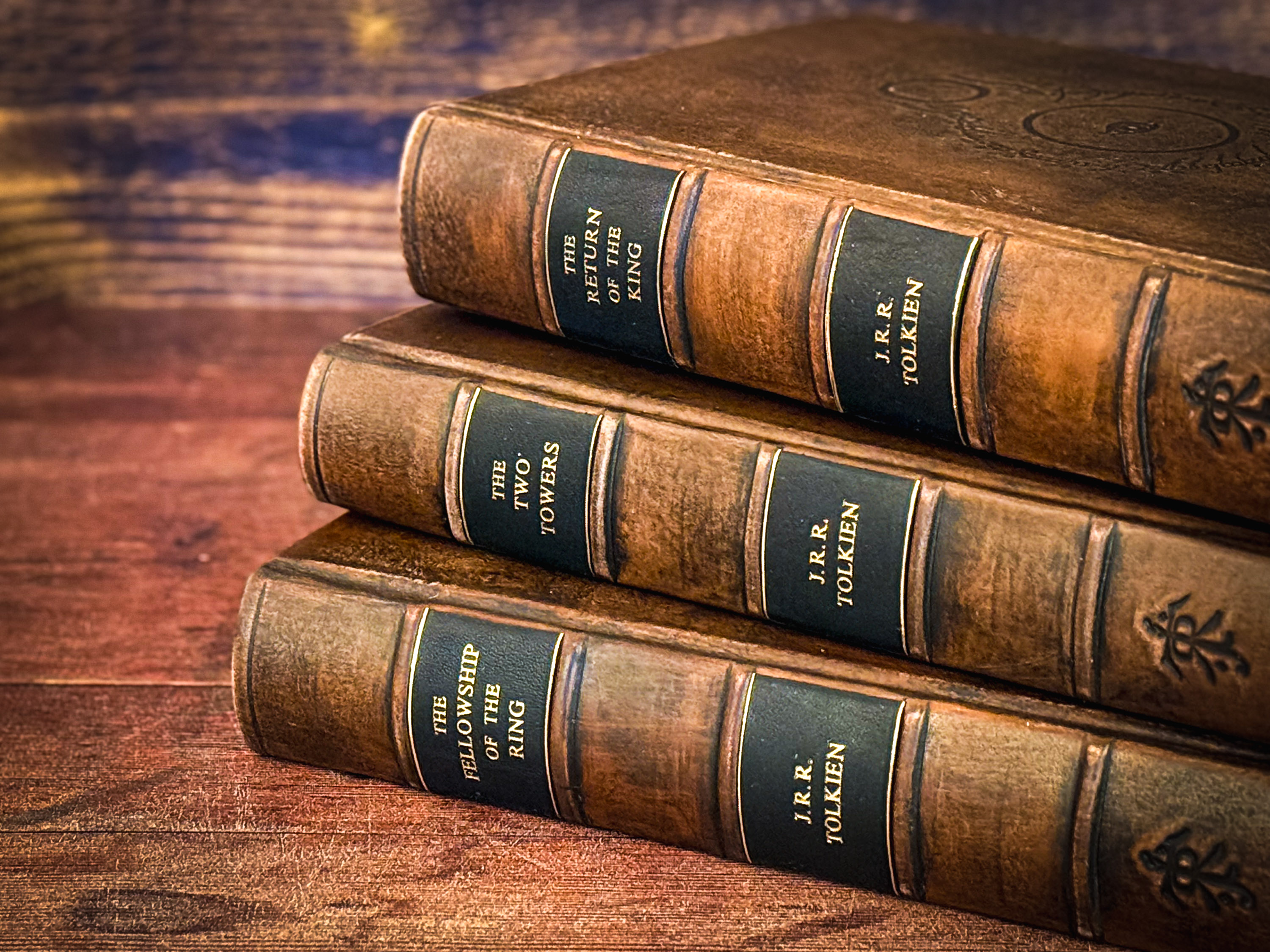 Leather Bound Lord of the Rings Sets - Handcrafted Antique Edition, 3 or 4 vol set - Made in the UK.