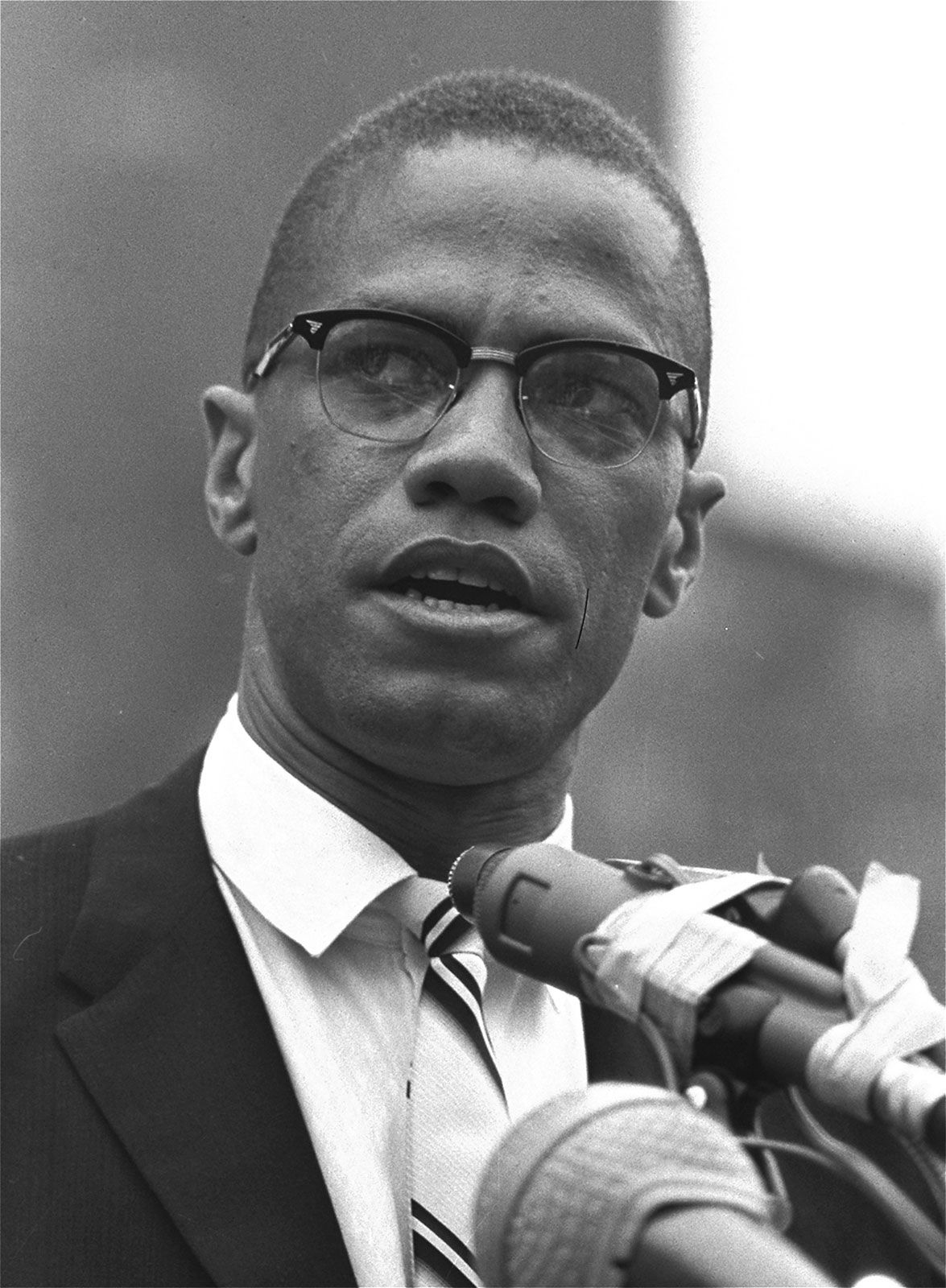 The Dead Are Arising: The life of Malcom X