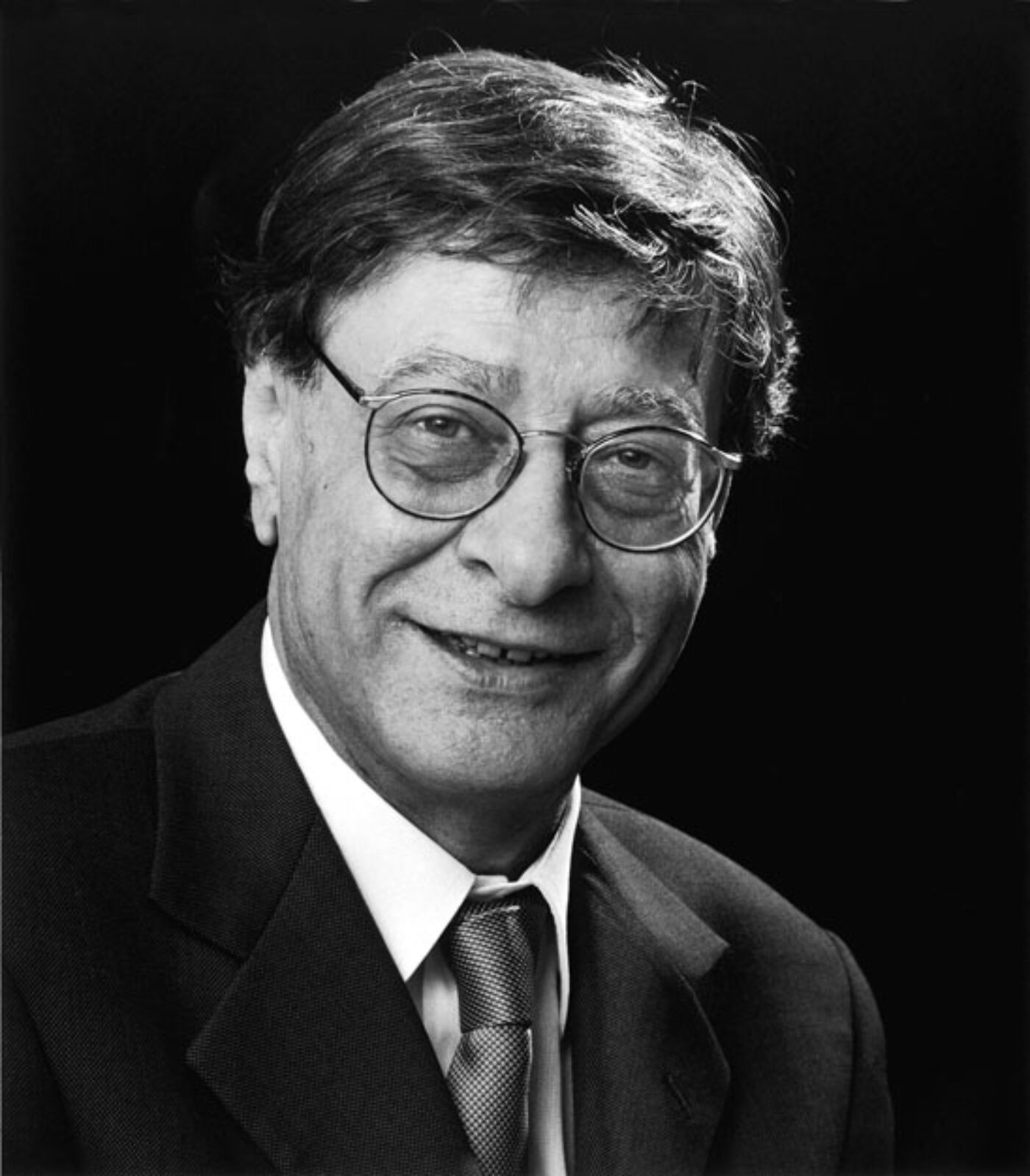 A River Dies of Thirst: Journals, A poetic collection by Mahmoud Darwish