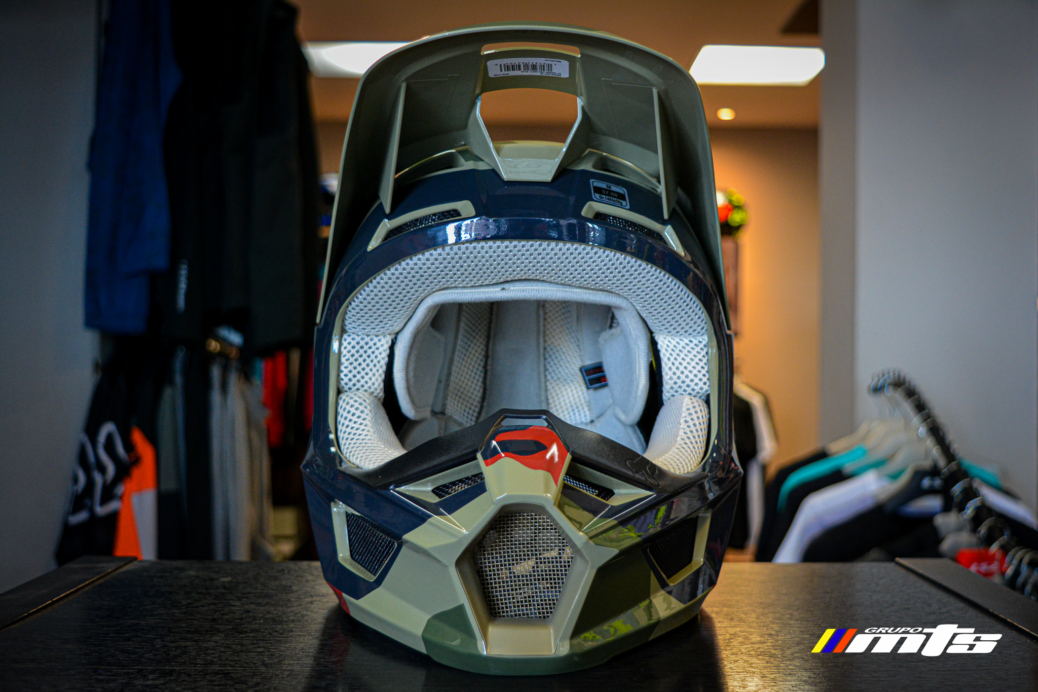 Casco CROSS V1 BNKR HELMET
