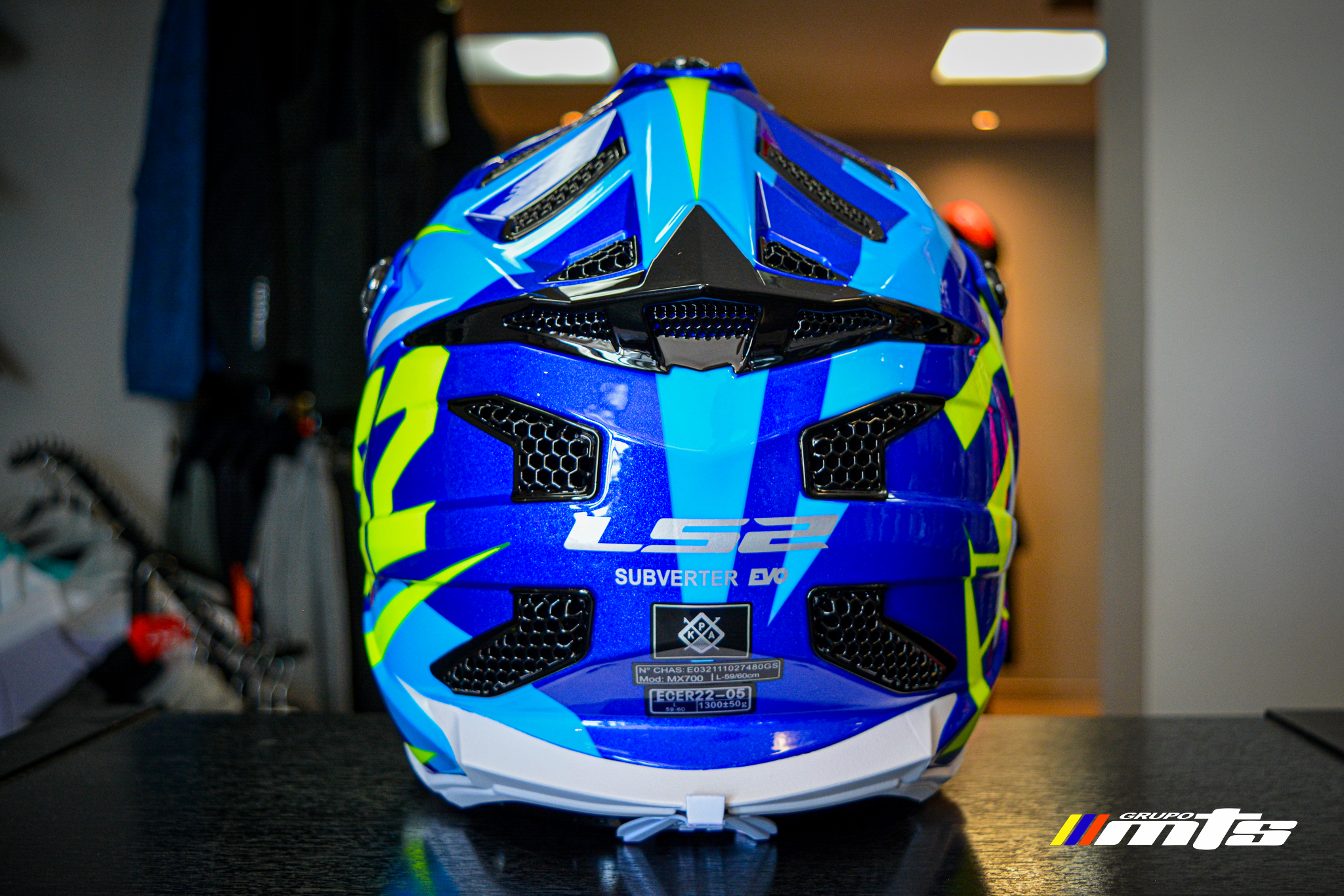 Casco MX700 SUBVERTER EVO NIMBLE
