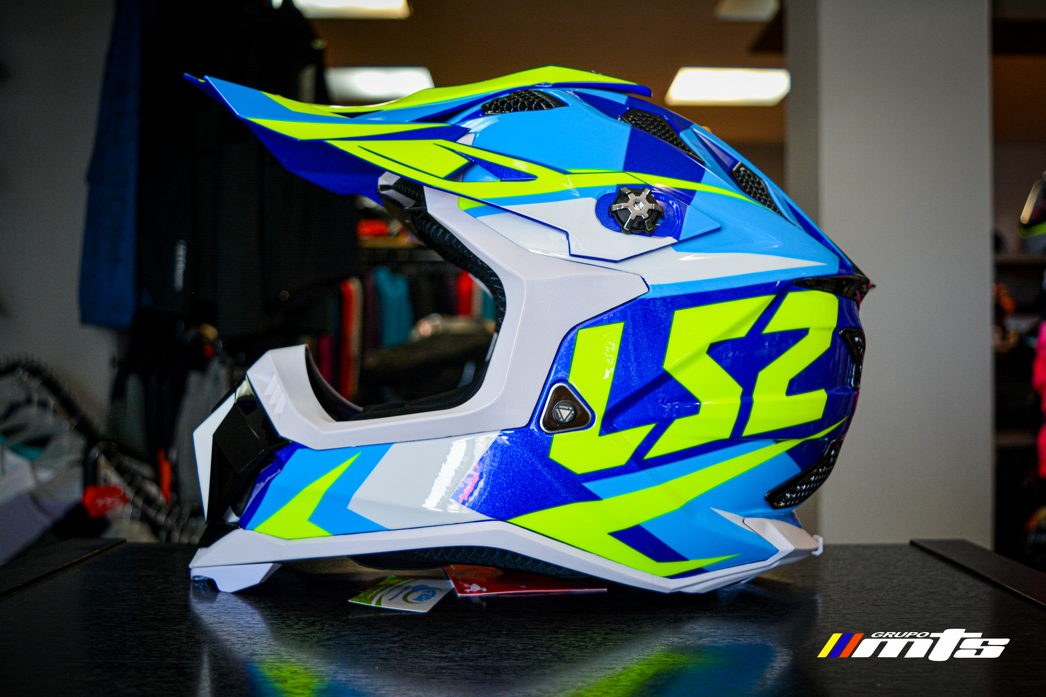 Casco MX700 SUBVERTER EVO NIMBLE