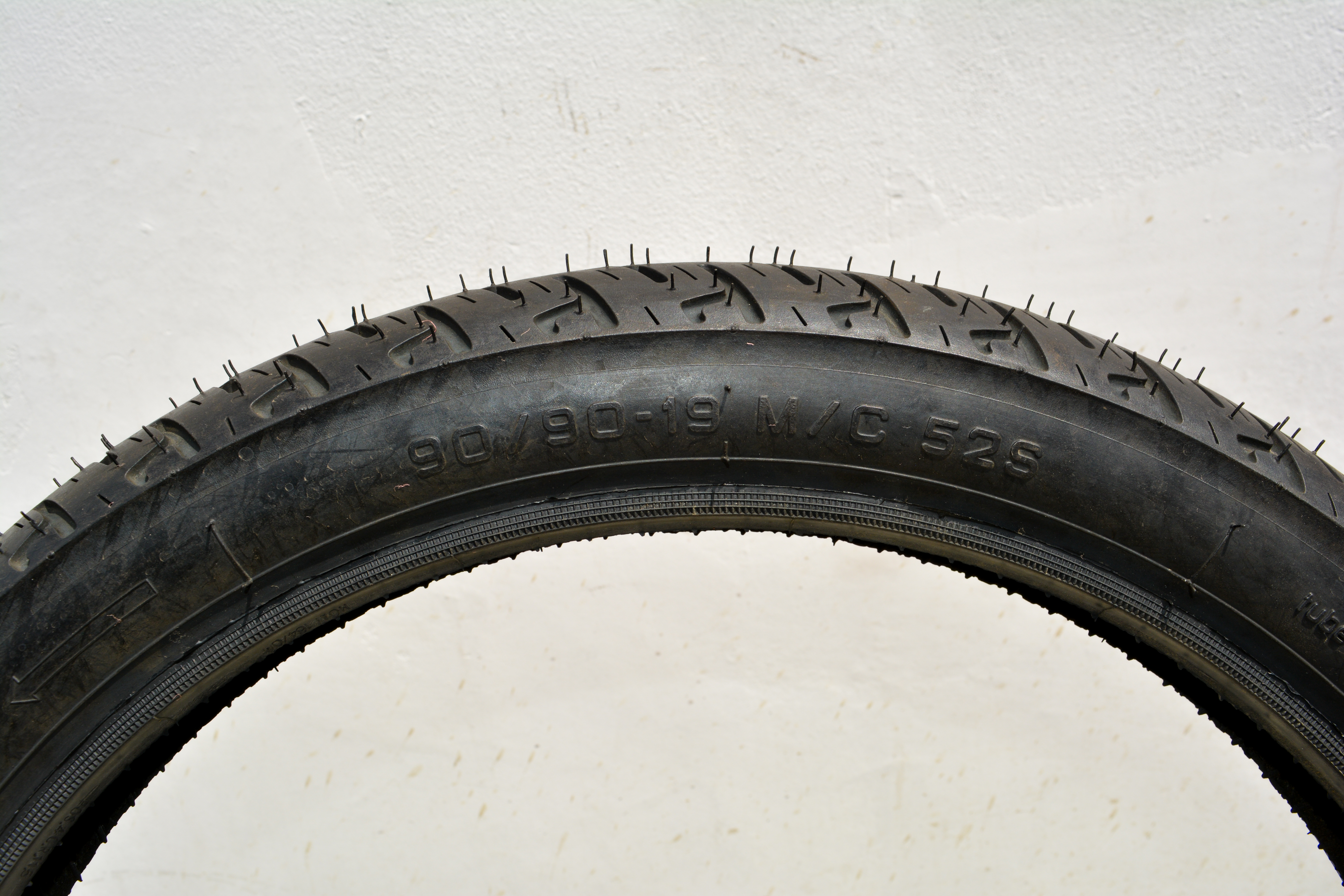 PIRELLI CITY DEMON FRONT 90/90-19 M/C 52S