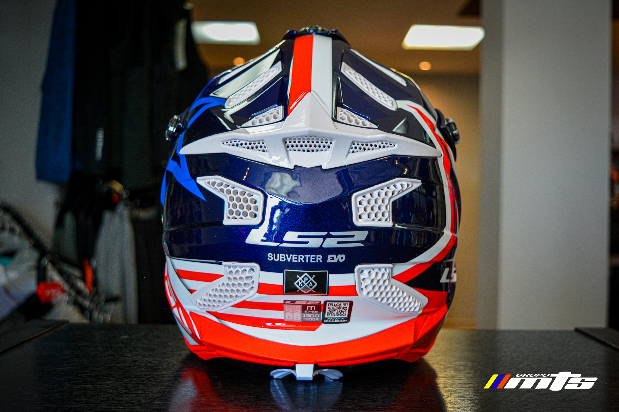 Casco MX700 SUBVERTER EVO