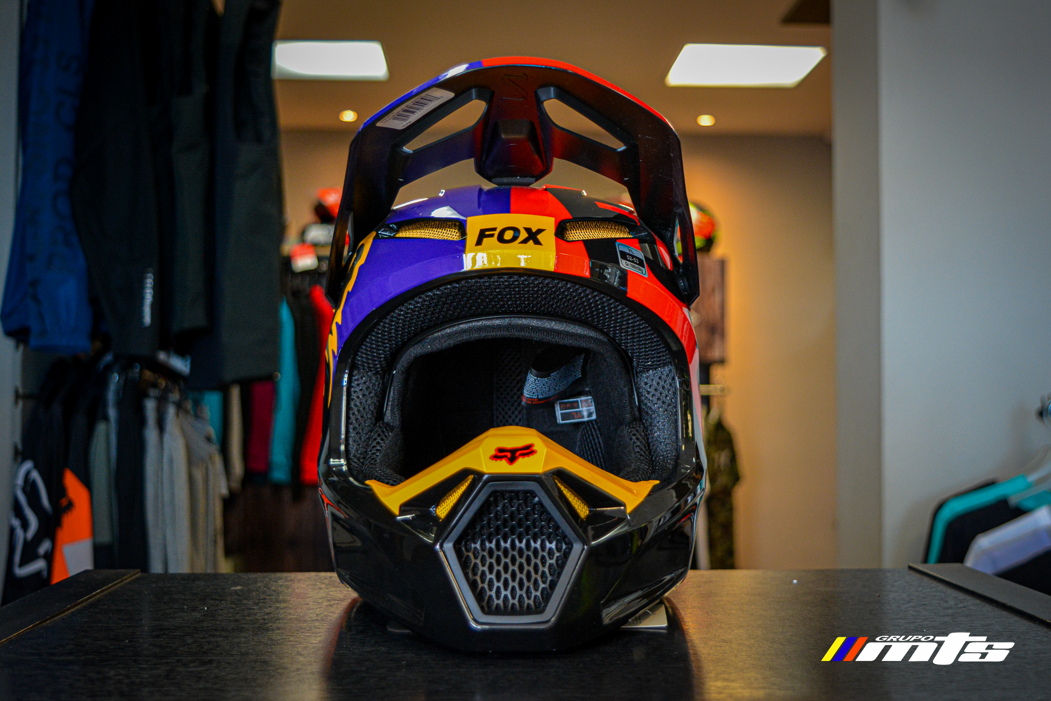 Casco Youth v1 XPOZR Helmet DOT/ECE