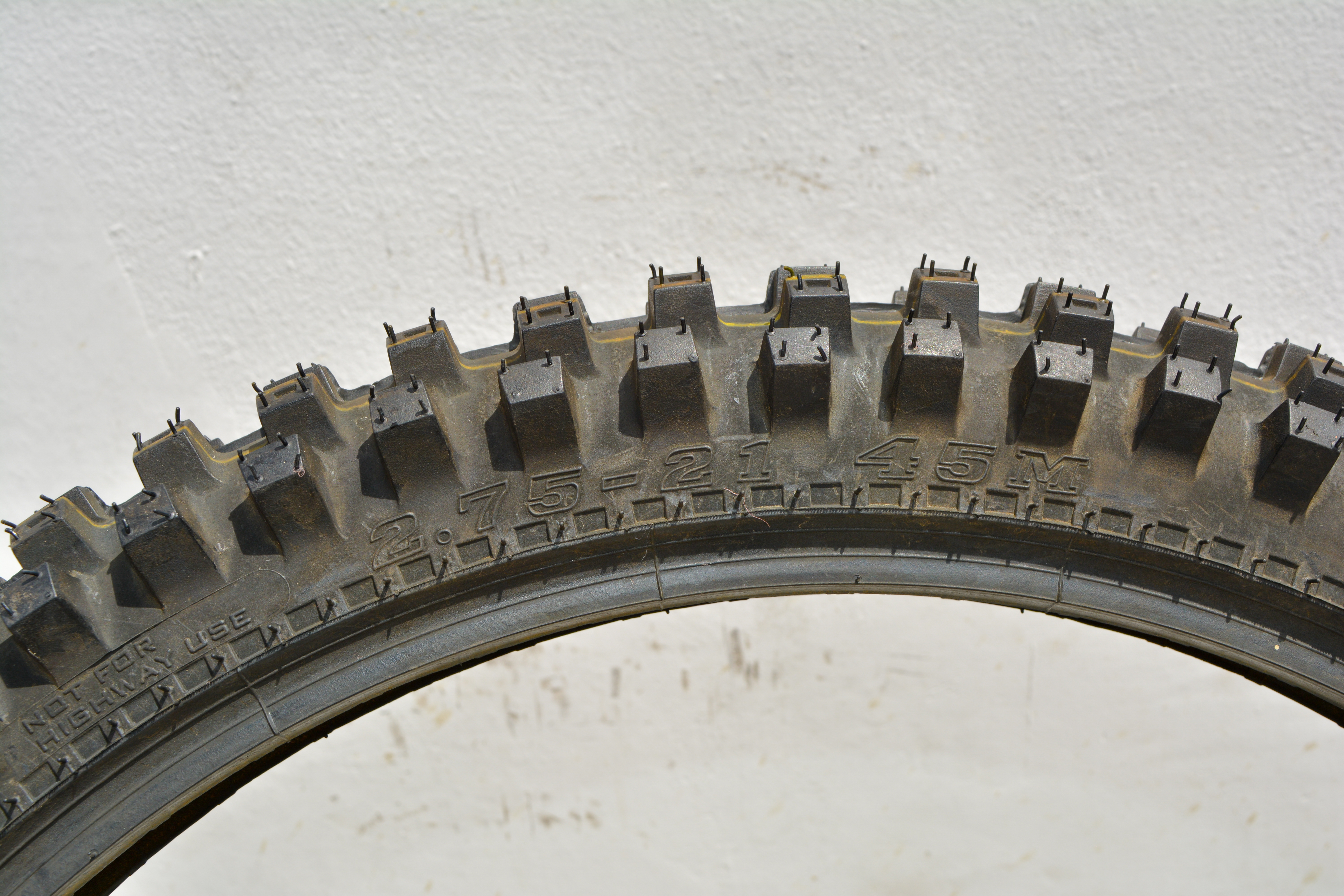 IRC VOLCAN DURO VE-35F 2.75-21 45M