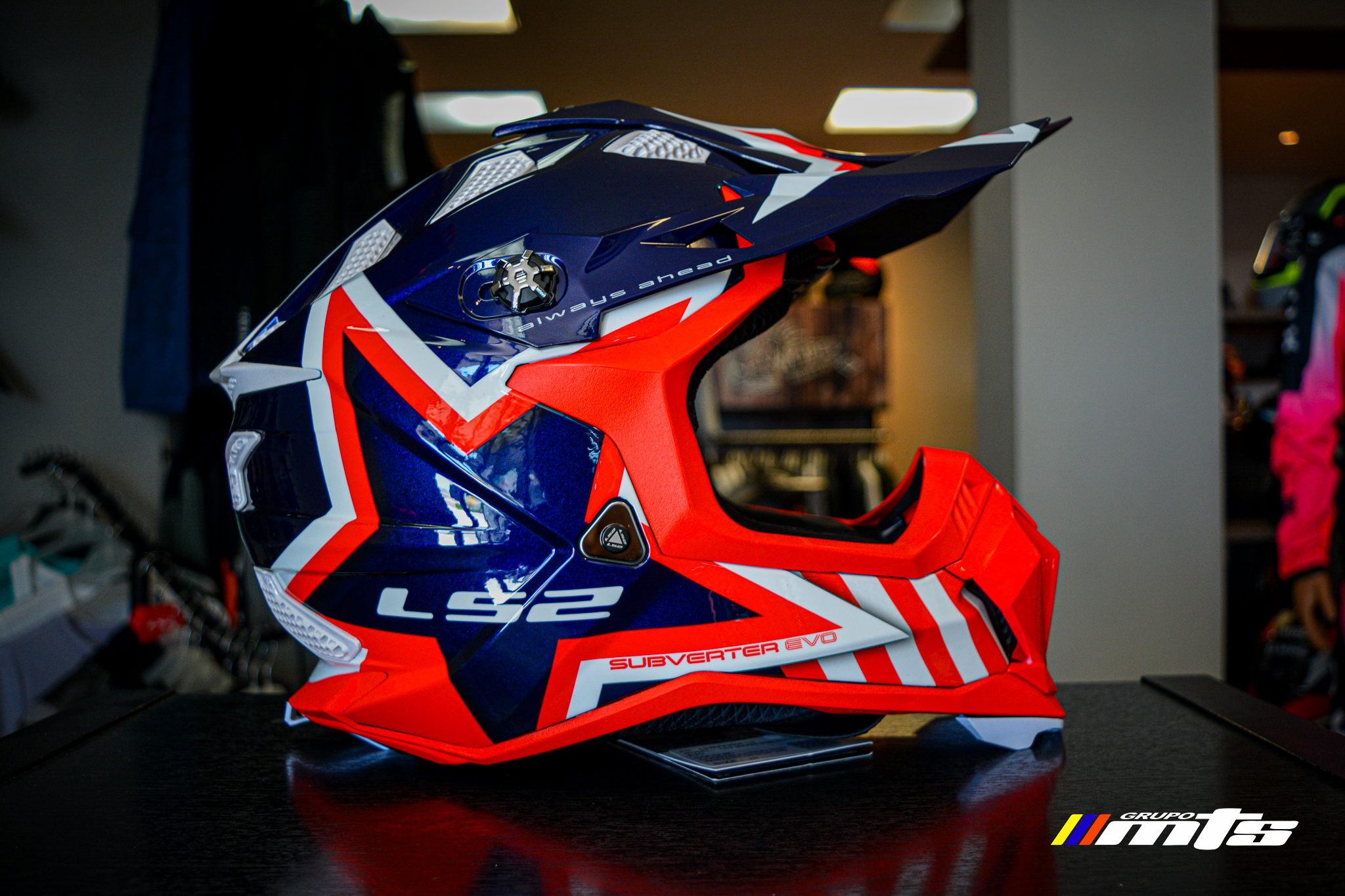 Casco MX700 SUBVERTER EVO