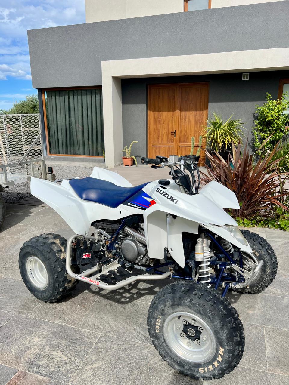 LT-Z 400